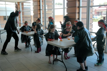 Students at Parkes smash fruit as they become real-life fruit ninjas!