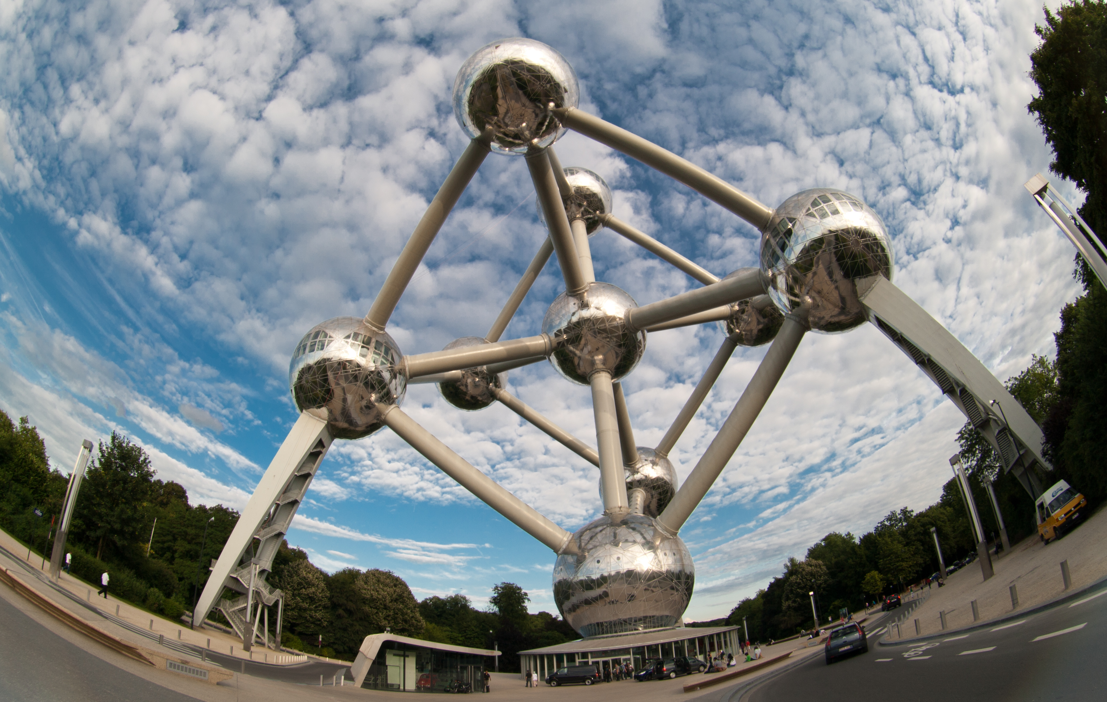 Wide-angle lens shot of the Atomium from near its base